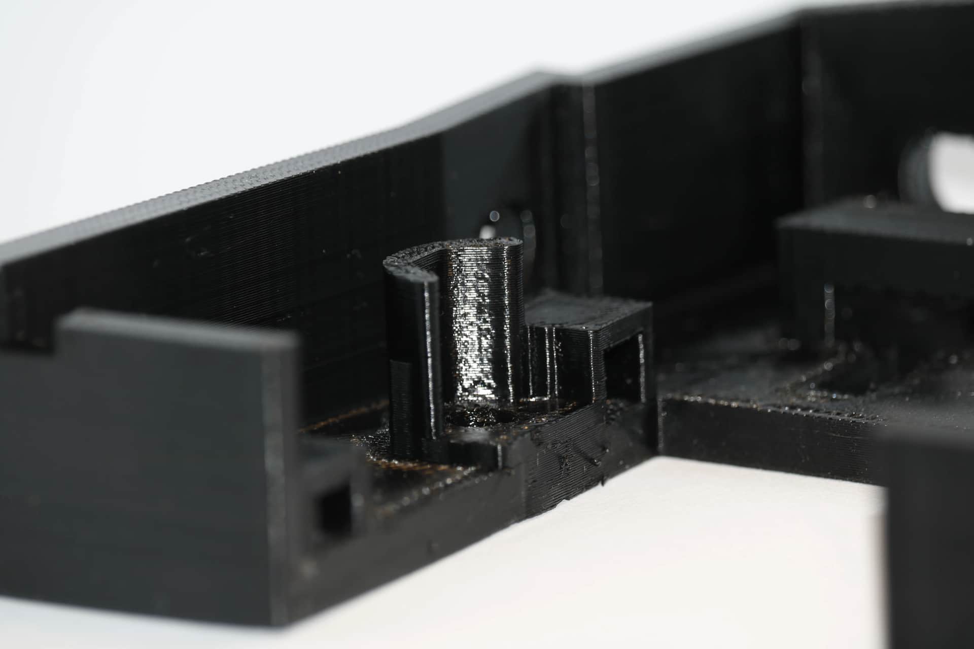 Diamond-knurl grip close-up showing embedded hardware inserts