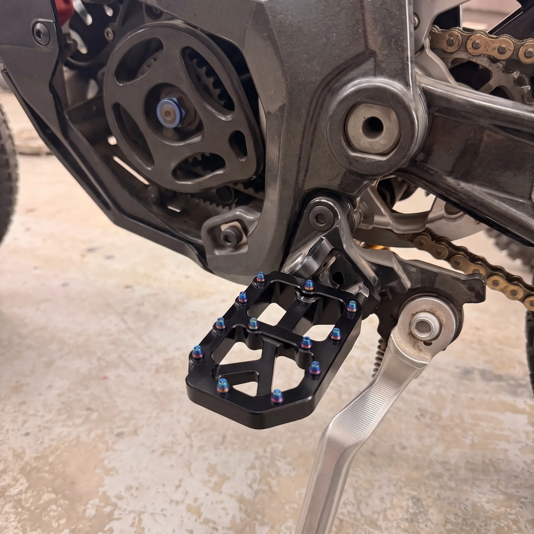 Wide CNC Foot Pegs (Pair) – Sur-Ron Light Bee X – 3