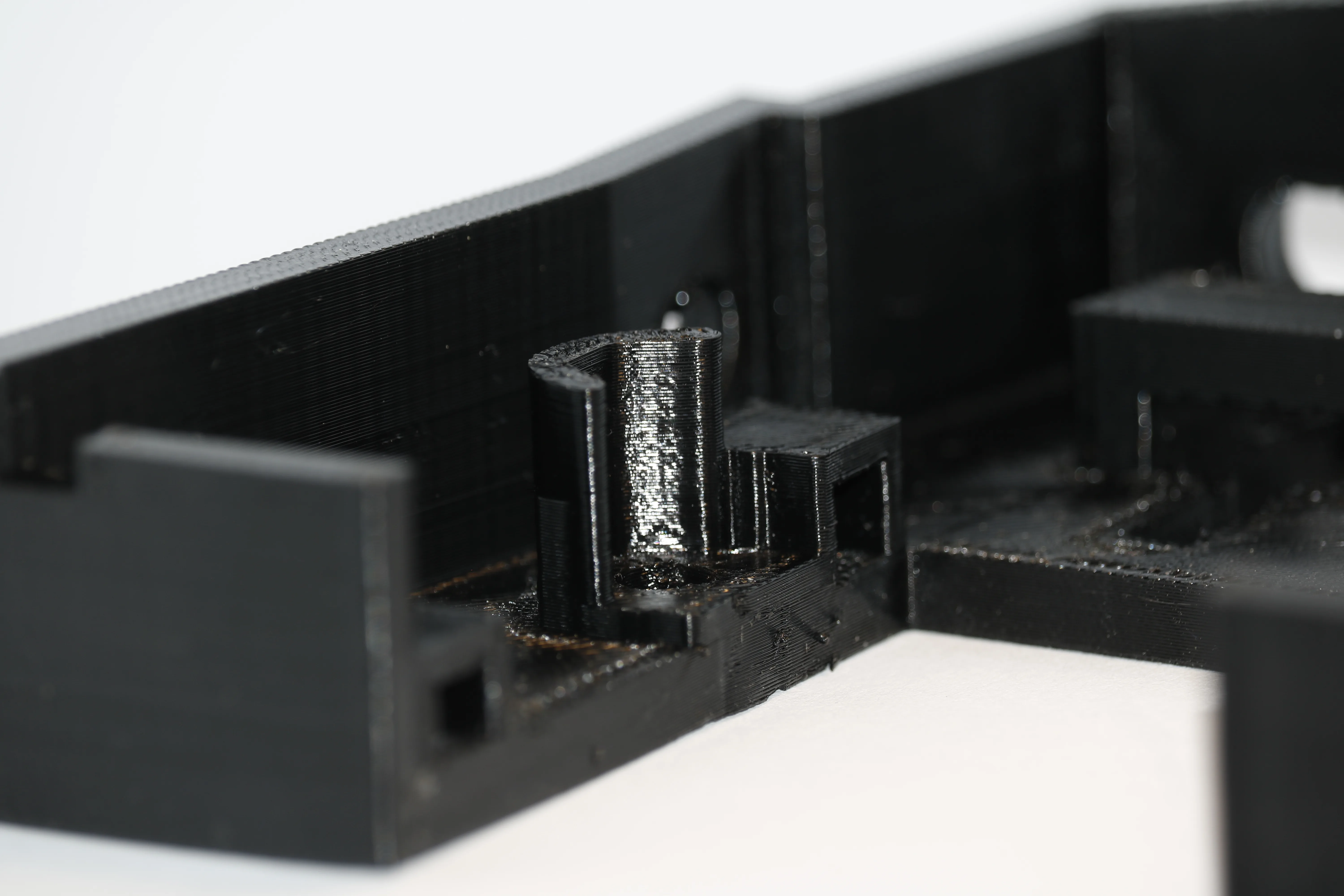 Diamond-knurl grip close-up showing embedded hardware inserts